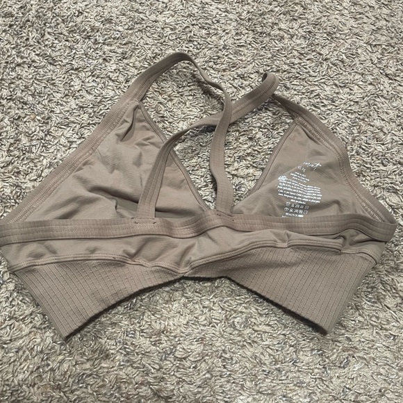 Seamless Tan Sports Bra - Picture 3 of 5